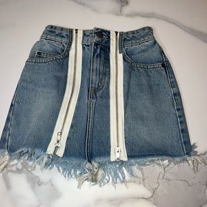 Looks good with everything!! Worn once! Great condition. Carmar!!!